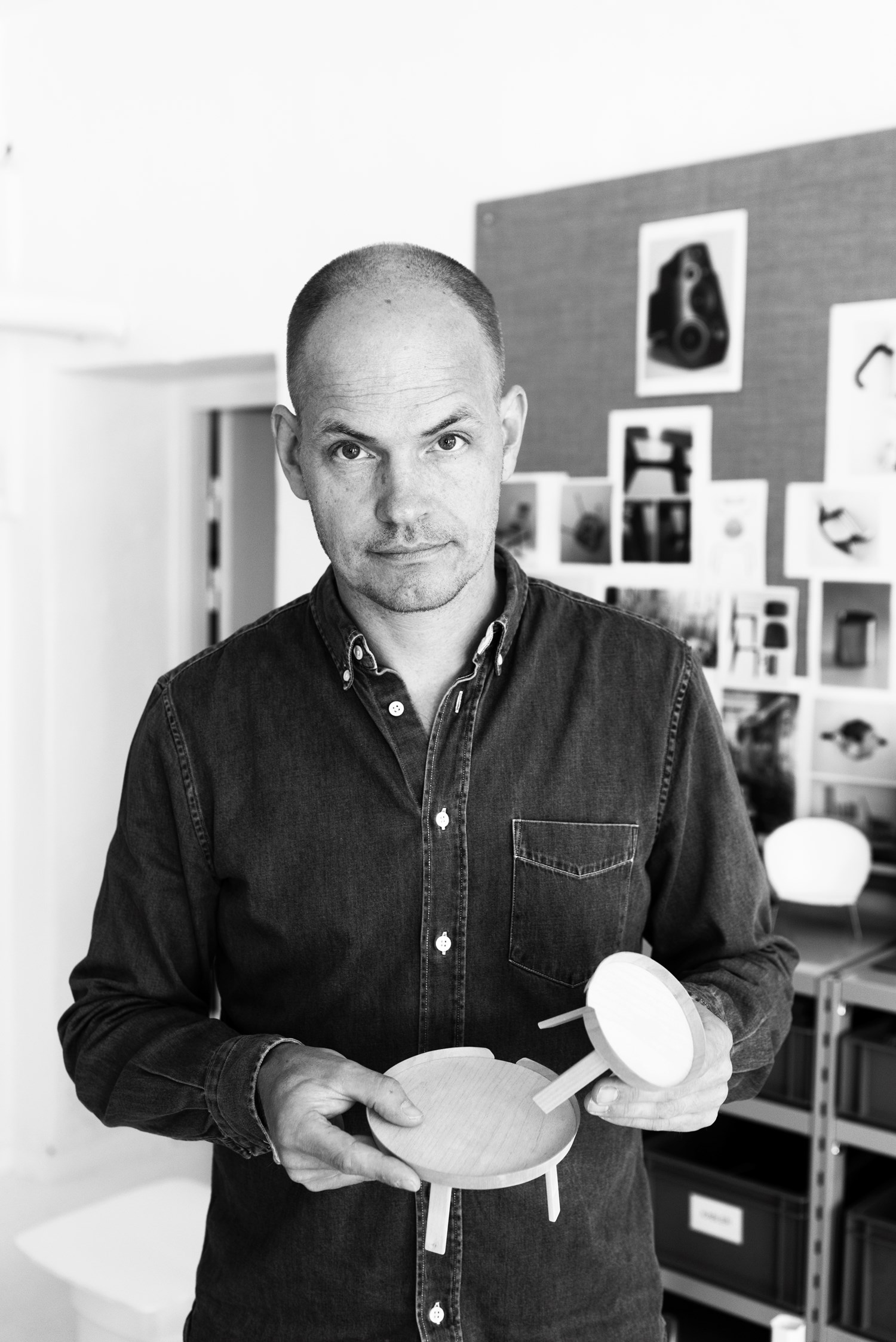 Around Coffee Table - Thomas Bentzen - 2 BW