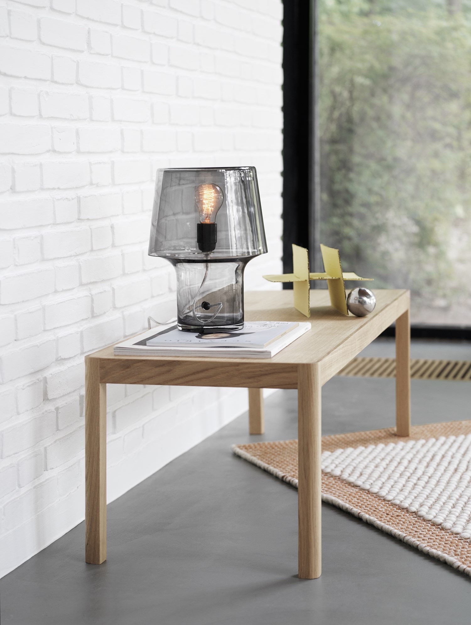 Cosy-in-grey-PR-workshop-table-pebble-rug-muuto-org