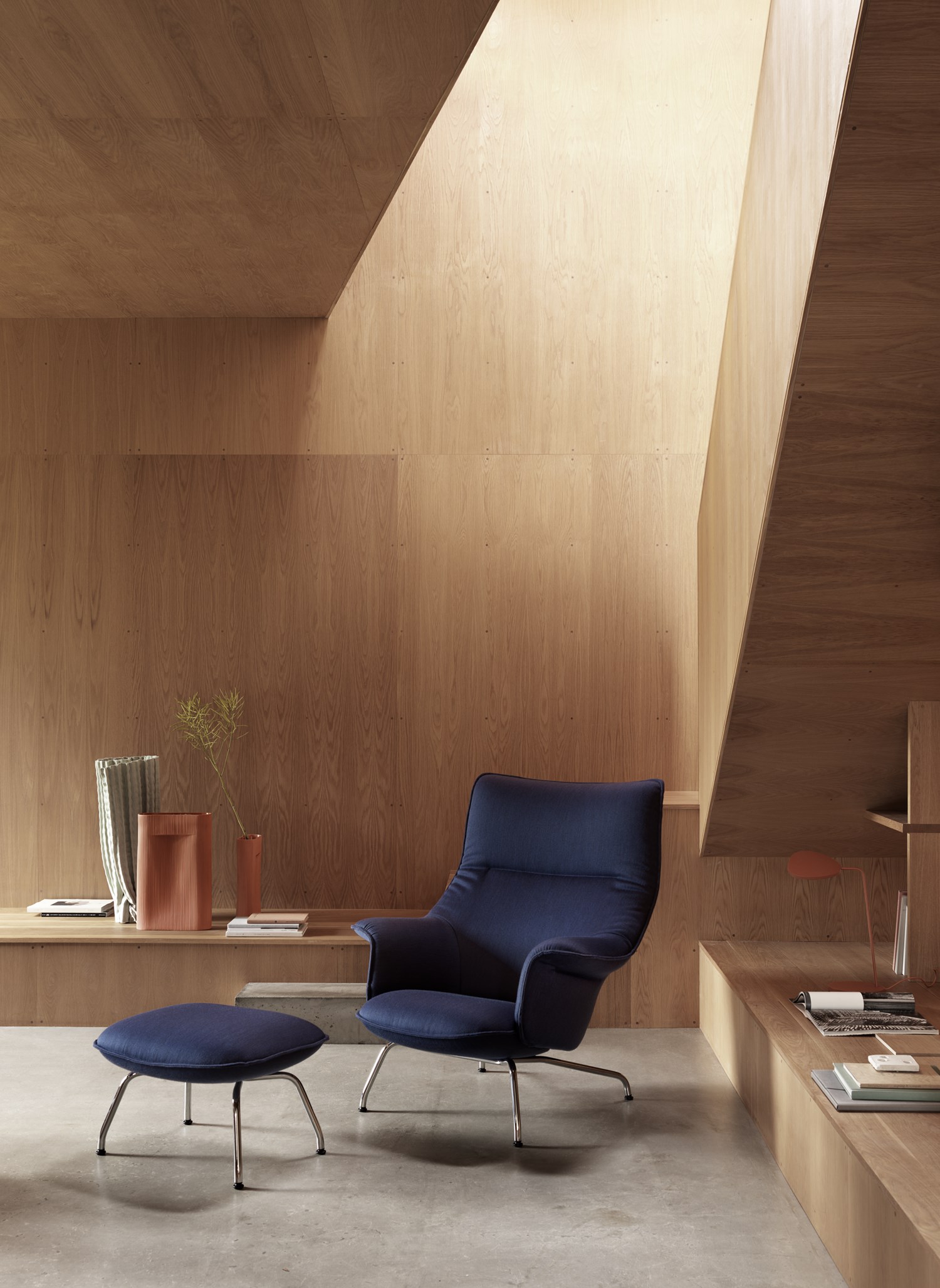 doze-lounge-chair-ottoman-balder-782-chrome-leaf-lamp-ridge-vase-muuto-org