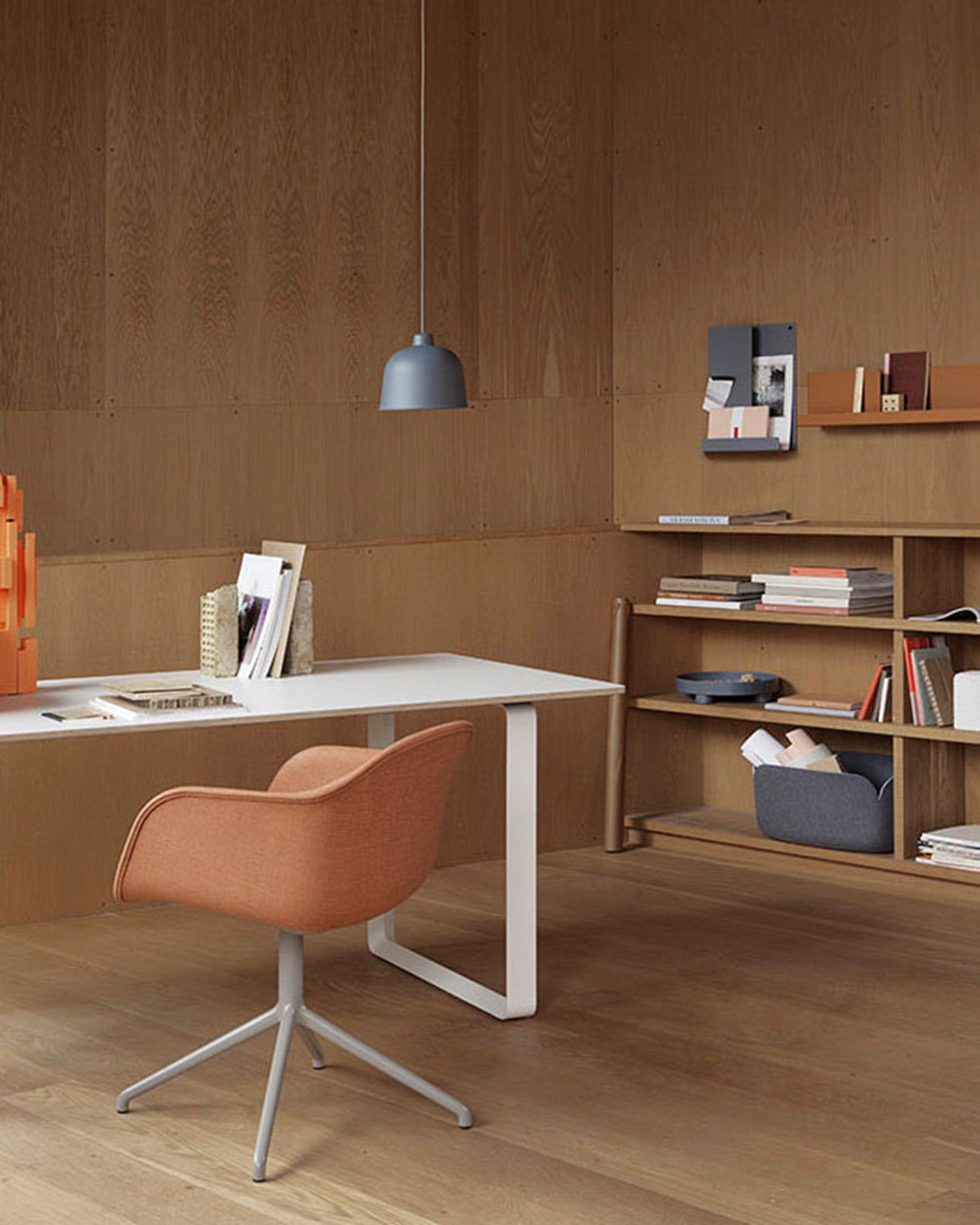 fffffiber-arm-chair-swivel-remix-2-452-7070-table-halves-side-table-grain-folded-restore-platform-tray-muuto-low-res