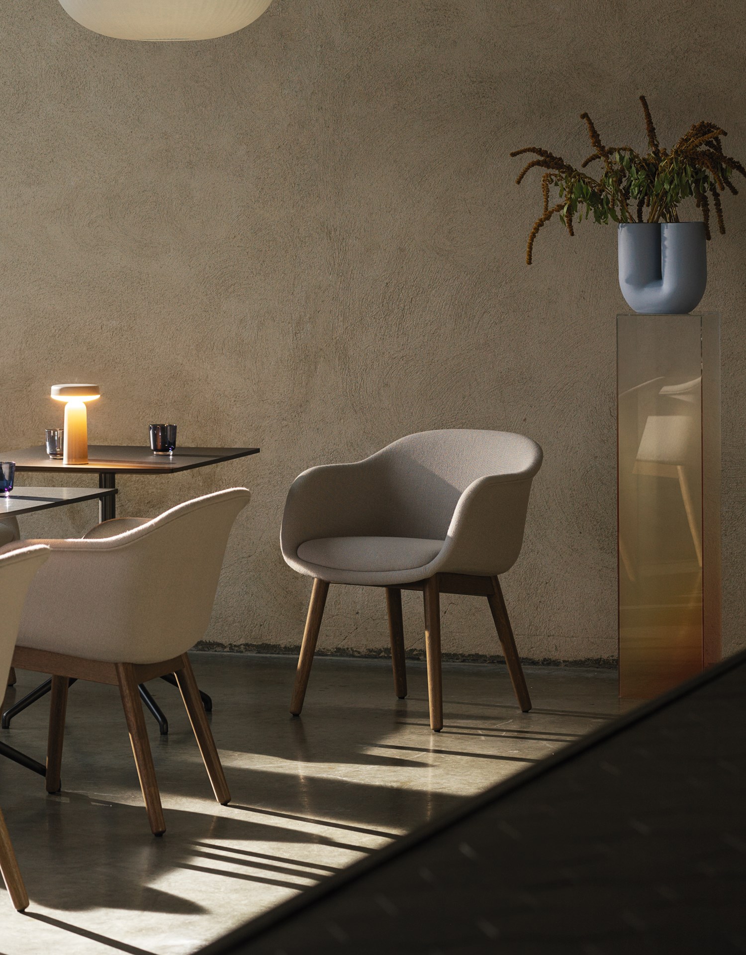 Fiber Conference in Hallingdal 113 & Stained Dark Brown - Still Café Table 75x65 in Black - Ease Portable Lamp in Taupe - Strand Closed Ø60 - Raise Glasses in Dark Blue - Kink Vase in Light Blue Fiber Conference in Hallingdal 113 & Stained Dark Brown - Still Café Table 75x65 in Black - Ease Portable Lamp in Taupe - Strand Closed Ø60 - Raise Glasses in Dark Blue - Kink Vase in Light Blue
