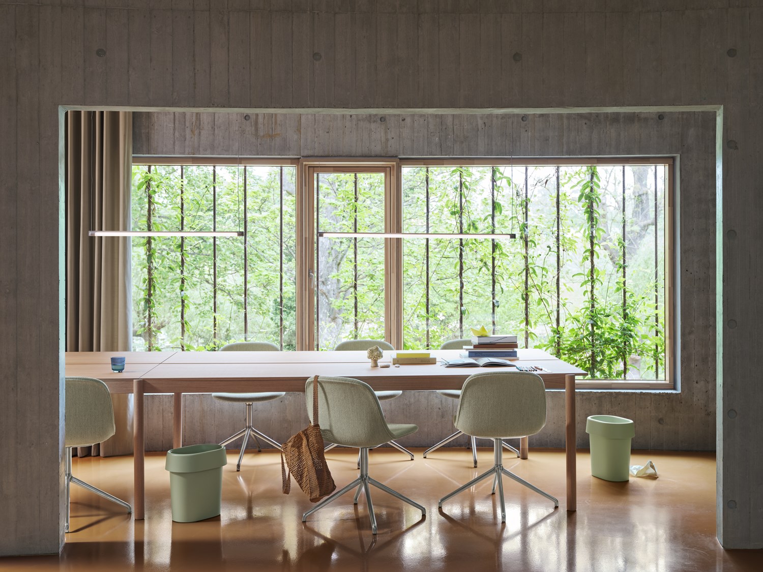 linear-system-config-1-oak-fiber-side-chair-swivel-ecriture-910-fine-suspension-lamp-120-reduce-paper-bin-light-green-muuto-org