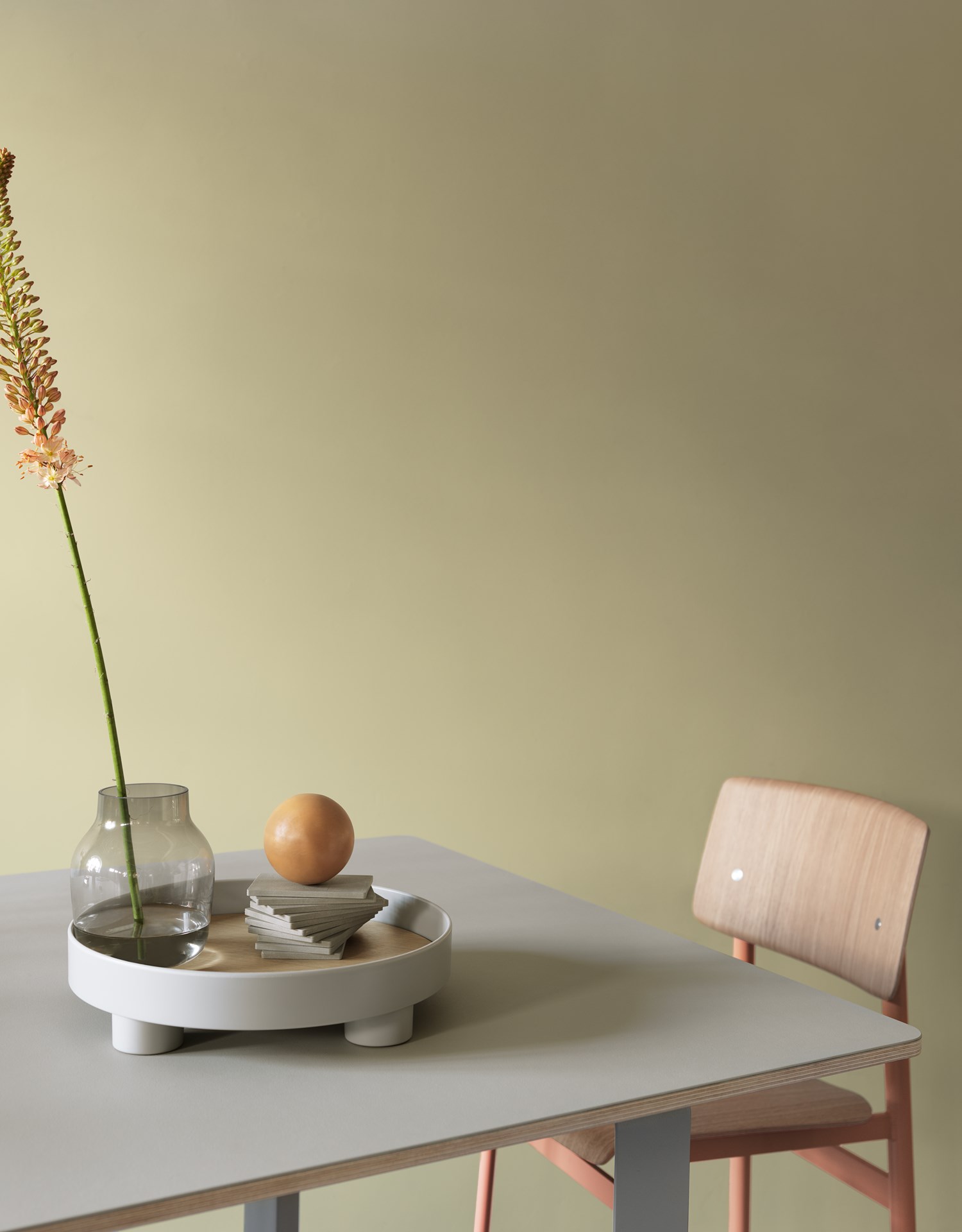 Loft-chair-platform-tray-silent-vase