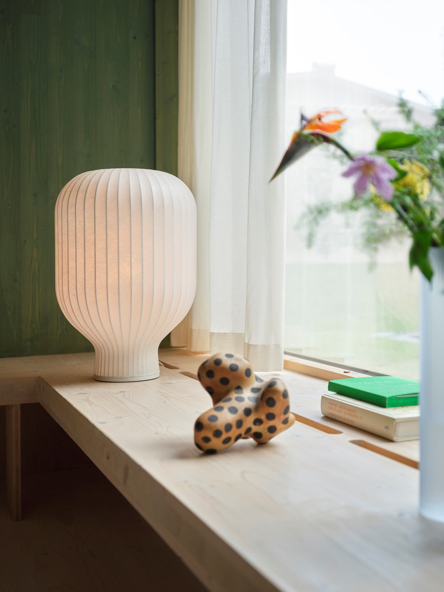 The sculptural form with soft curves understates the feeling of a pleasant light. The Strand Table Lamp H59 size is in between a floor and table lamp, which ensure a very versatile use for several different contexts. The sculptural form with soft curves understates the feeling of a pleasant light. The Strand Table Lamp H59 size is in between a floor and table lamp, which ensure a very versatile use for several different contexts.