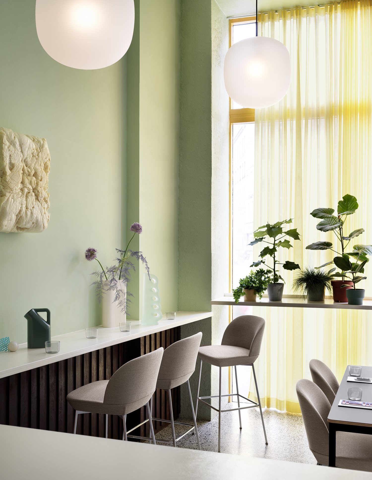 Oslo-bar-stool-ocean-32-chrome-rime-pendant-black-ridge-vase-tub-jug-muuto-org