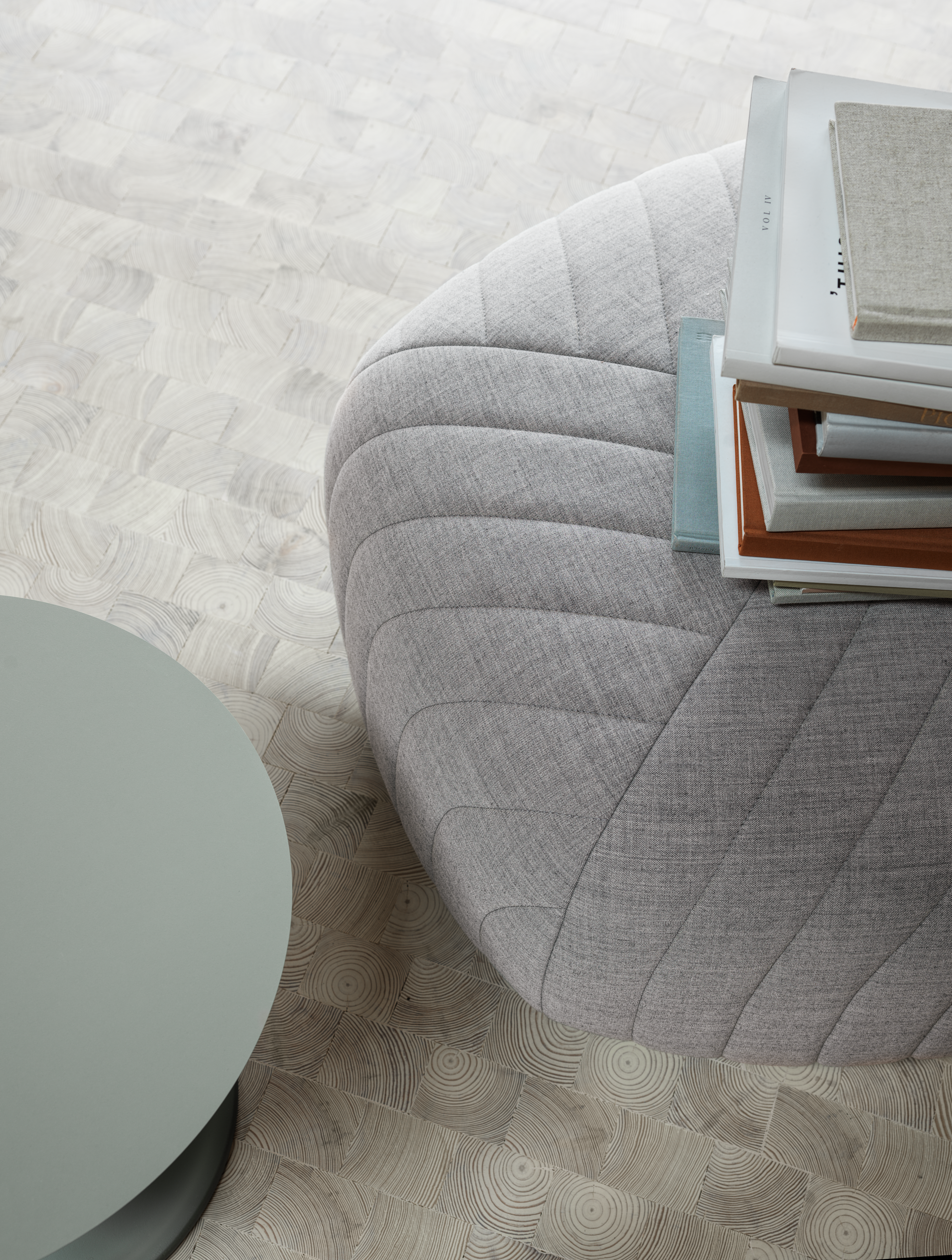 Soft Side Table Dusty Green Ø48 H40, Five Pouf Remix 123