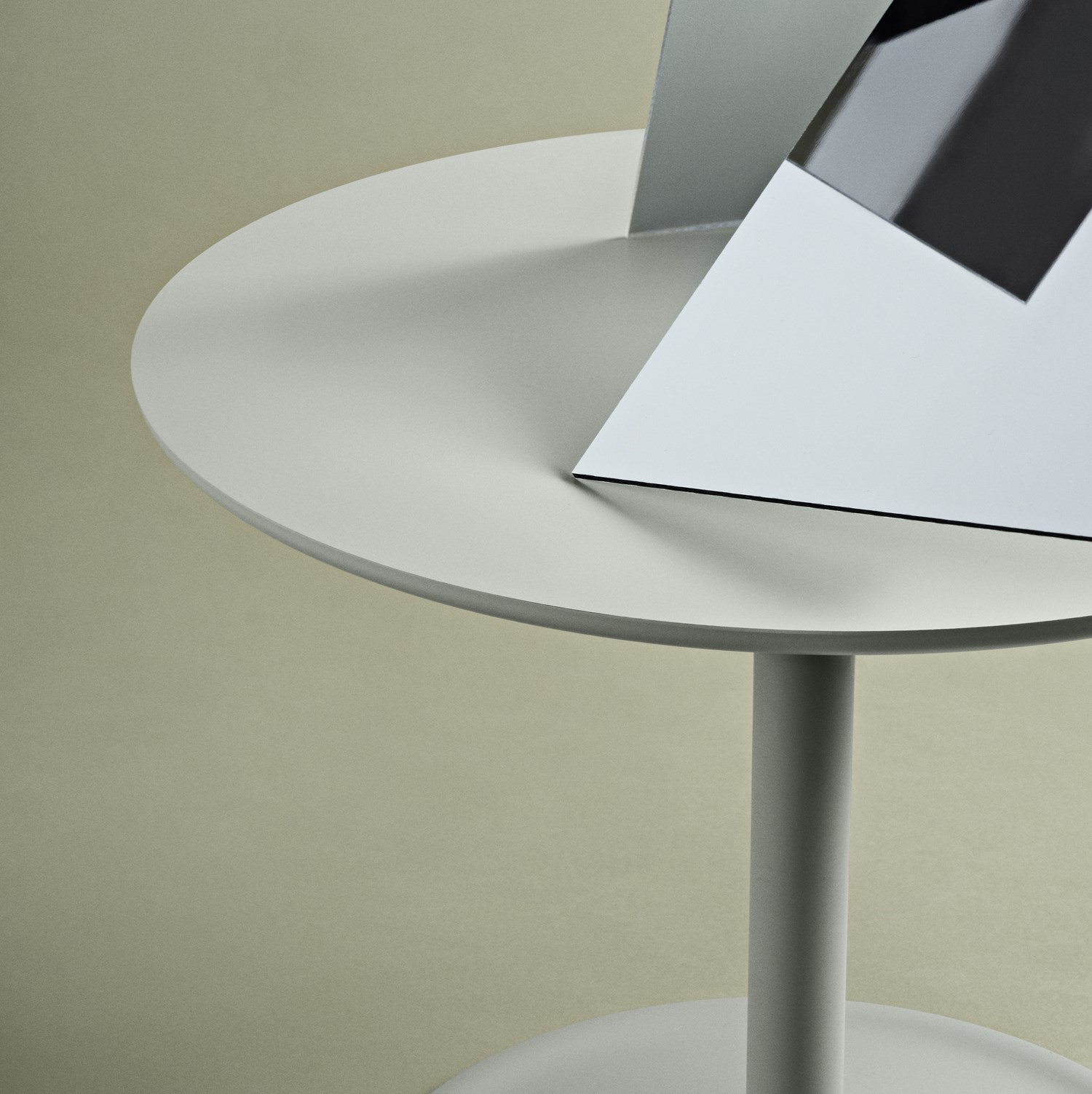 Soft-side-table-dusty-green-muuto-org-2x2 Tiles half size image