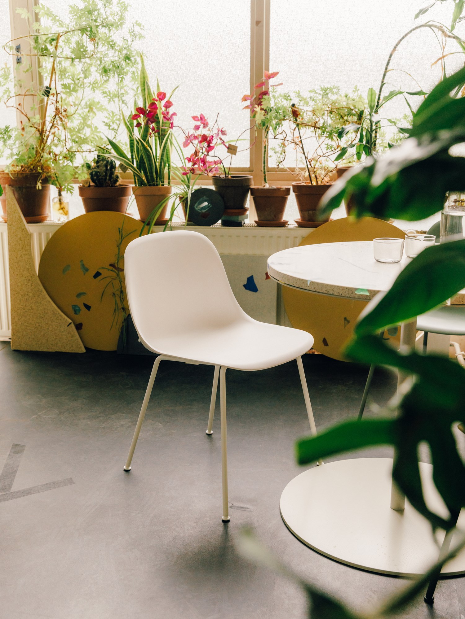 Friends-of-Friends-Muuto-Basis_Rho-09