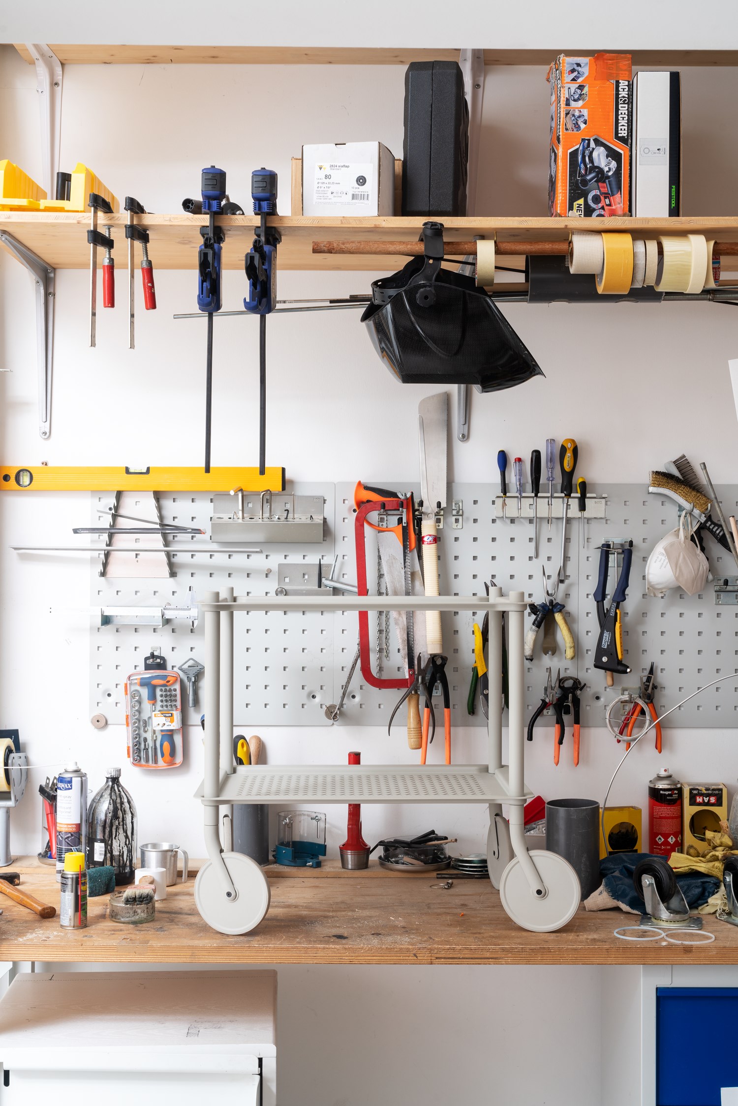 normal-studio-flow-trolley-story-muuto-hi-res-14