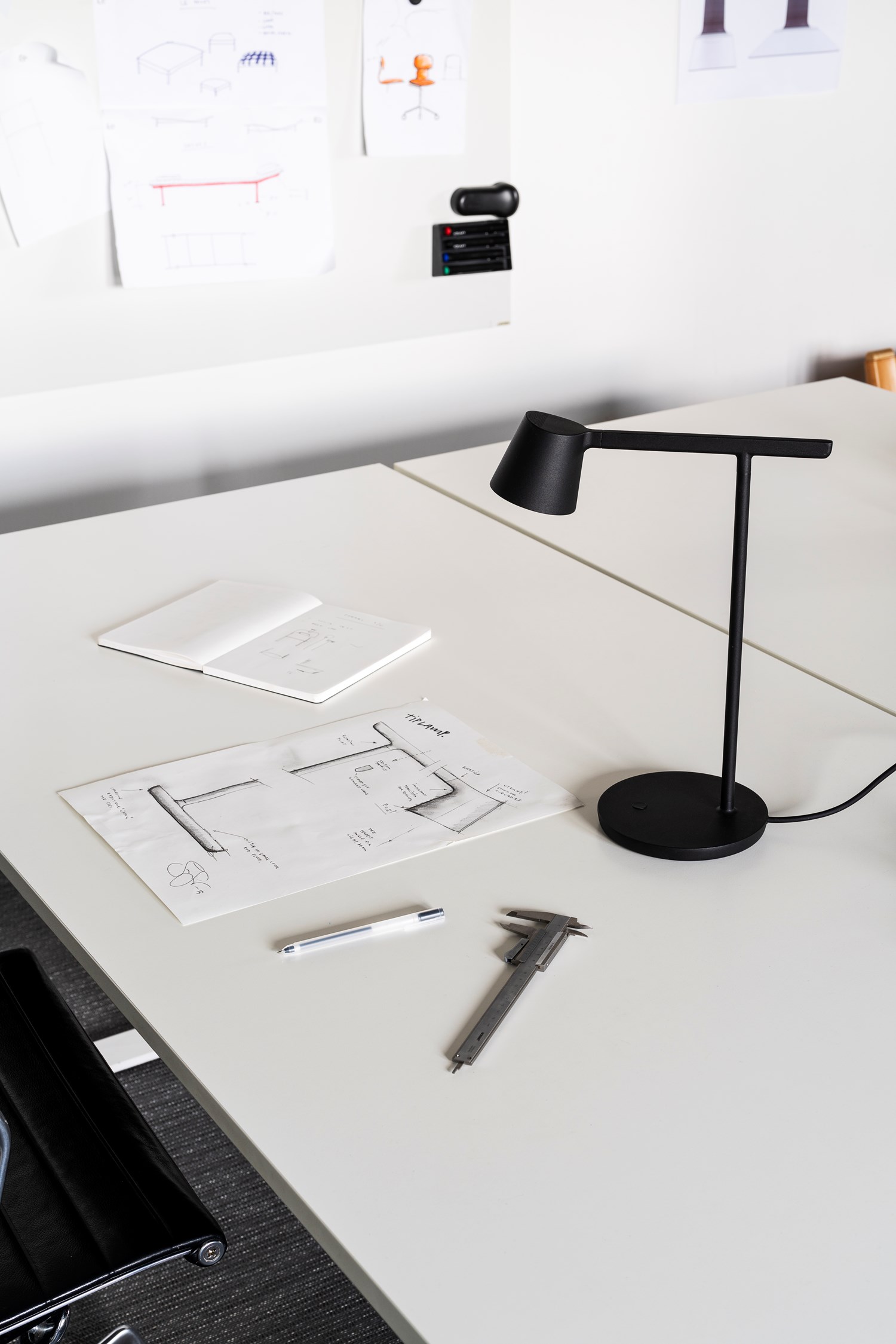 jens-fager-tip-lamp-story-muuto-hi-res-18