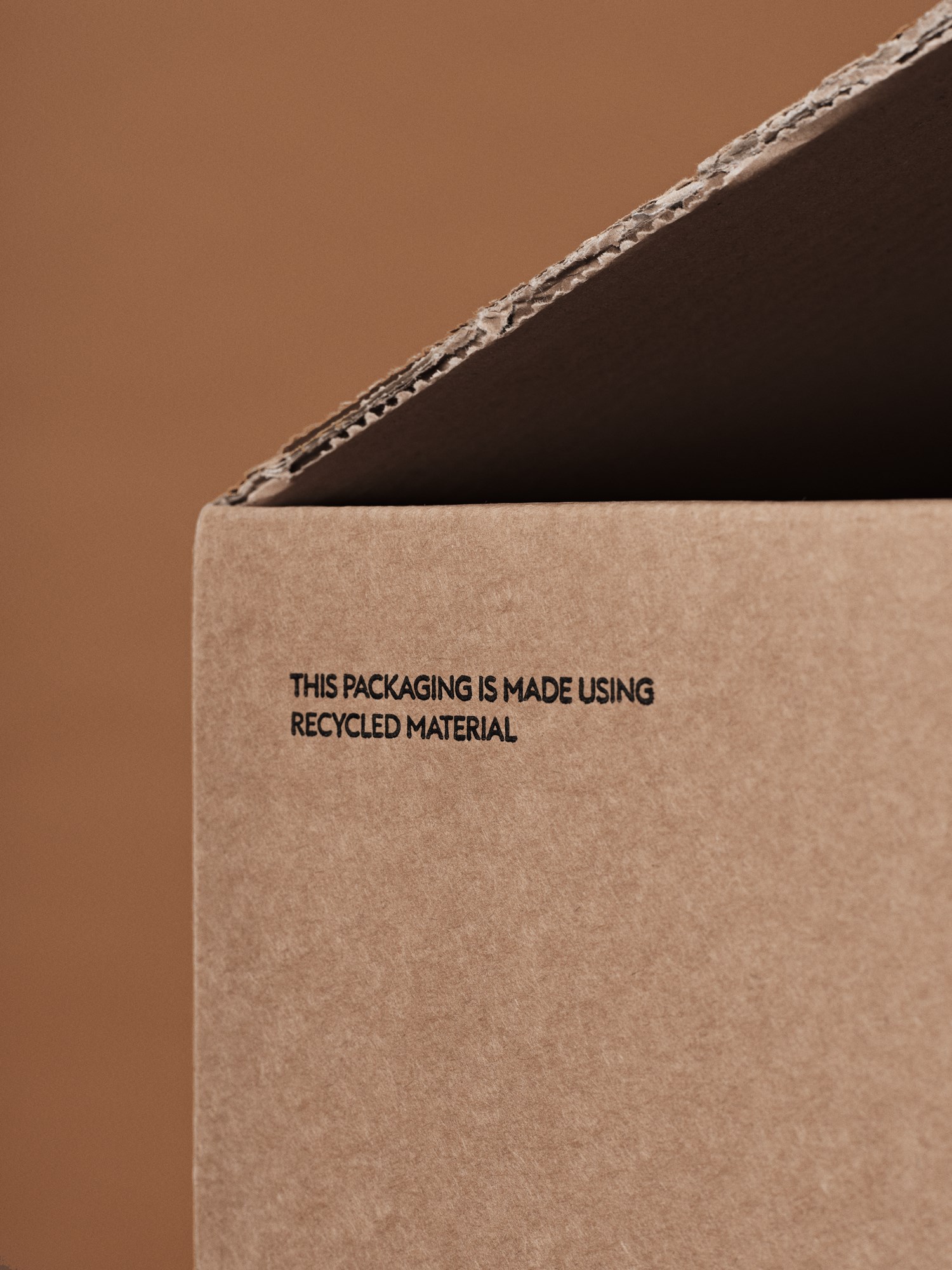 Linear-steel-armchair-packaging-detail-Muuto